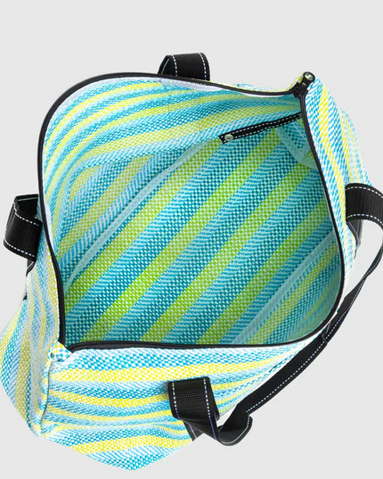 Scout On Holiday Hawaiian Breeze