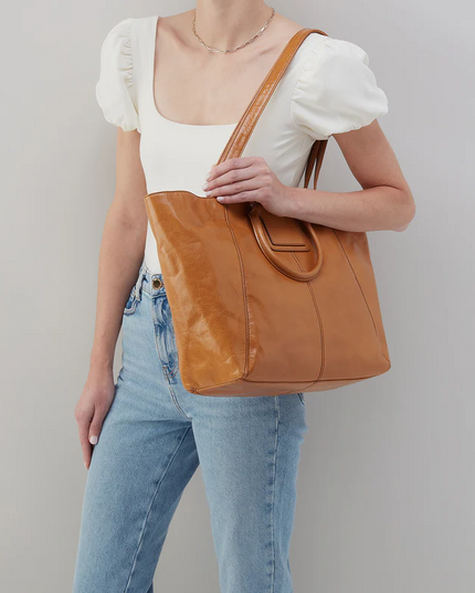 Hobo Sheila East-West Tote in Natural Totes in  at Wrapsody