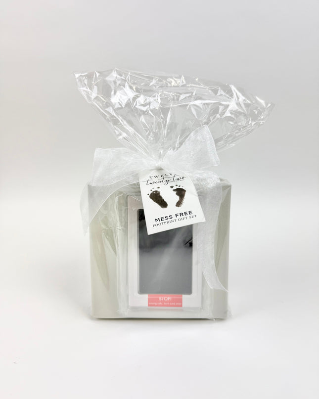 Footprint Gift Set Baby in Gray at Wrapsody