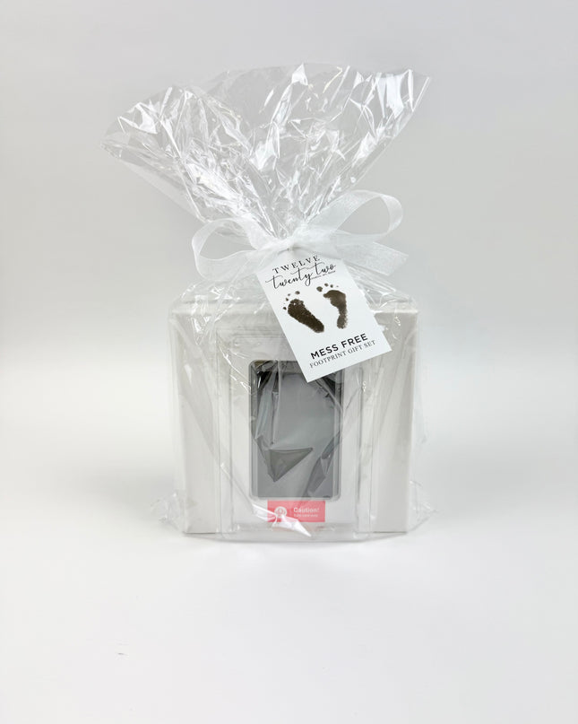Footprint Gift Set Baby in White at Wrapsody