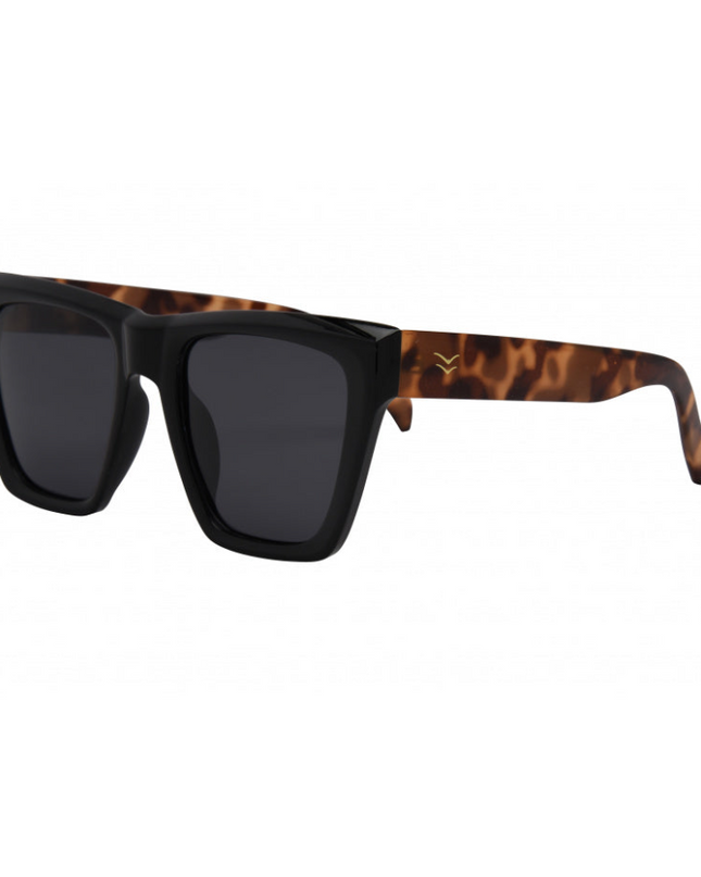 I-Sea Ava Sunglasses Sunglasses in  at Wrapsody