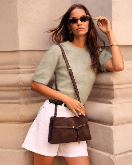 Lori Crossbody Bag Bitter in Chocolate Suedette