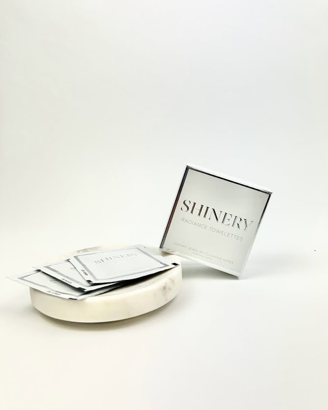 Shinery Radiance Towelettes Bath & Body in  at Wrapsody