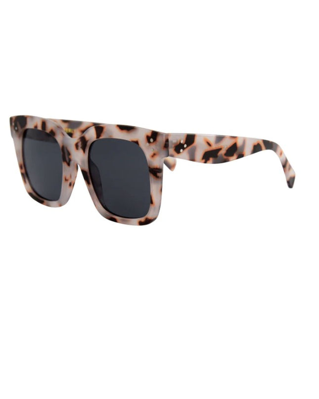 I-Sea Waverly Sunglasses Sunglasses in  at Wrapsody